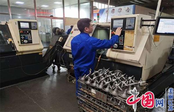 点击图片翻到下一页>> 球友会在线正式启动“南京机电-冠盛汽配教师企业实践流动站”进站计划